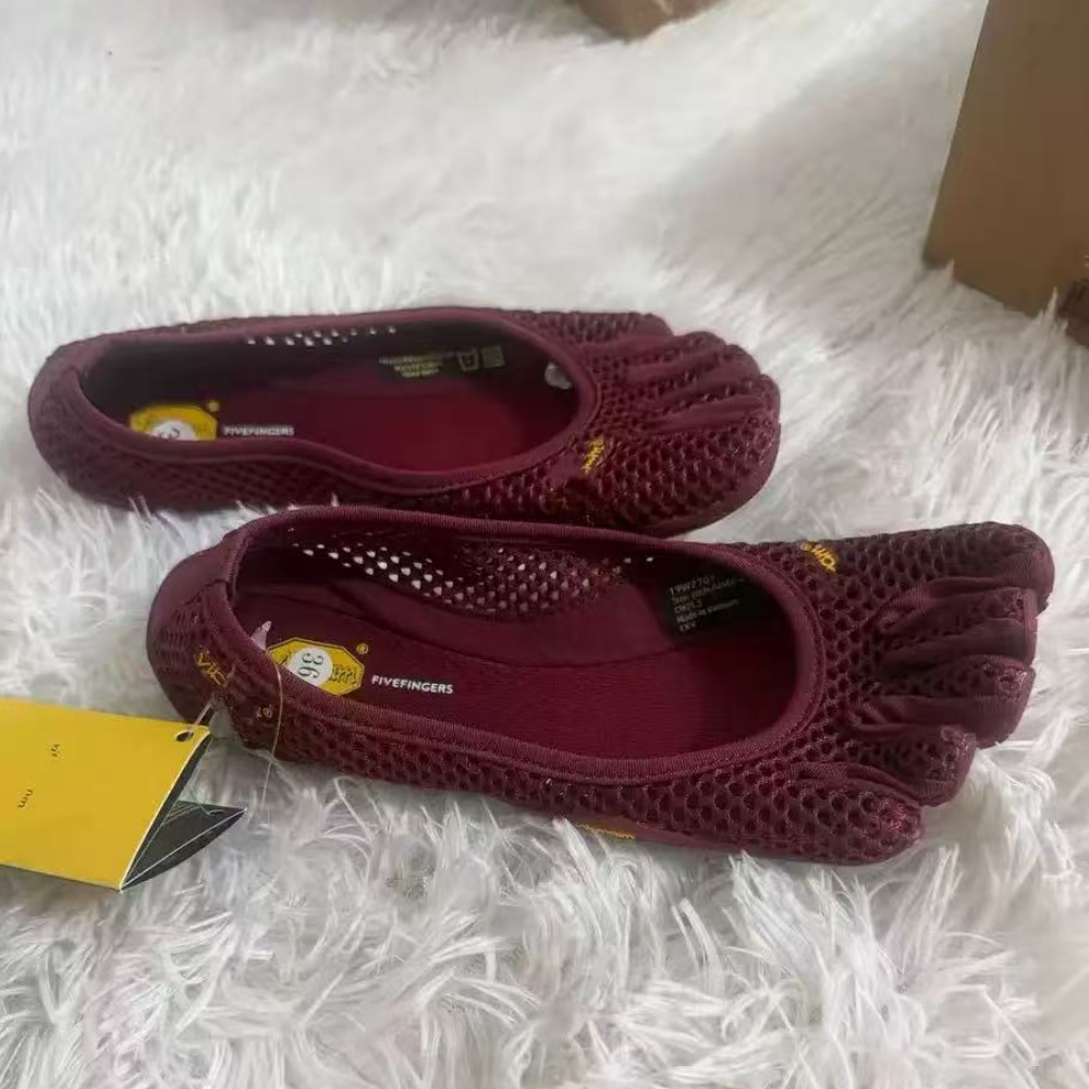 Breathable Openwork Sports Toe-Separated Shoes