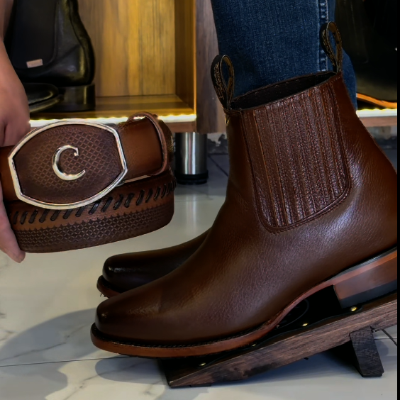 Brown leather Chelsea Boots + Letter-Printed Leather Belt