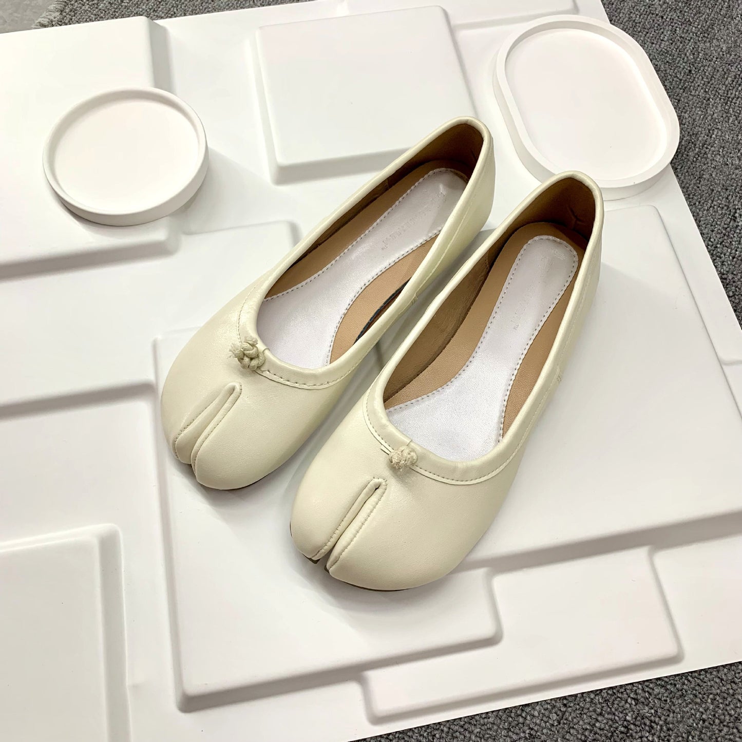 Toe-Separated Flat Loafers