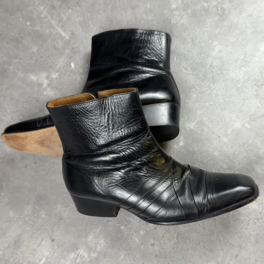 Cowhide Pointed-Toe Chelsea Boots
