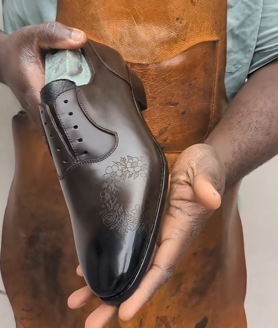 Embossed Gradient Derby Shoes