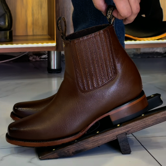 Brown leather Chelsea Boots + Letter-Printed Leather Belt
