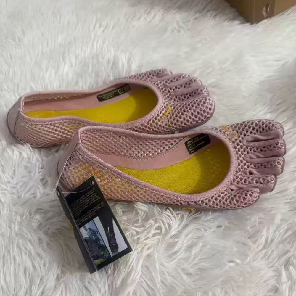 Breathable Openwork Sports Toe-Separated Shoes