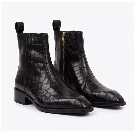 PREMIUM BLACK CROCODILE-EMBOSSED LEATHER SQUARE-TOE CHELSEA BOOTS WITH GOLD SIDE ZIPPER