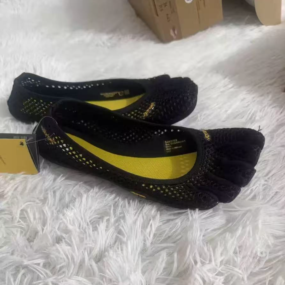Breathable Openwork Sports Toe-Separated Shoes